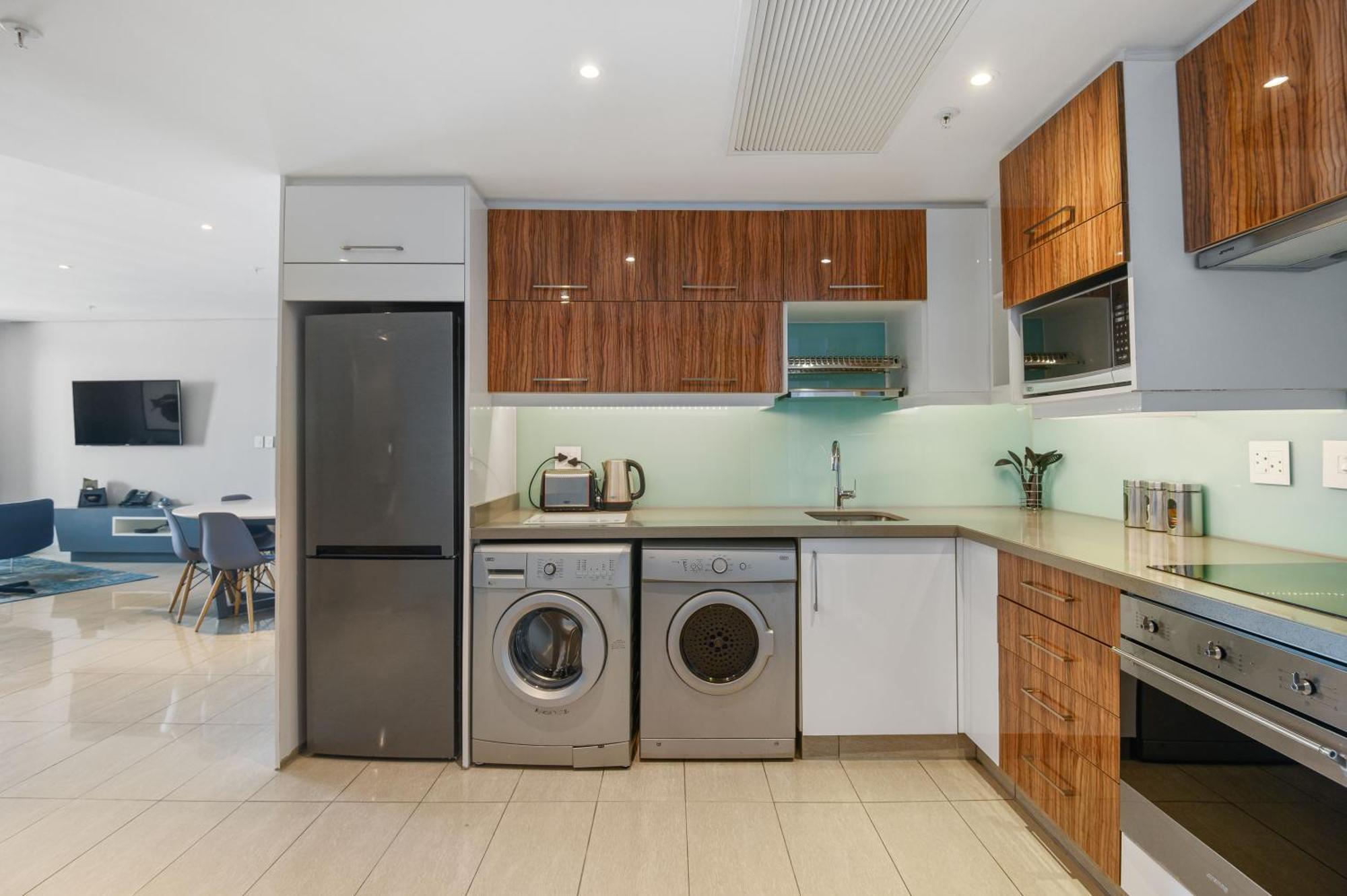 The Capital Pearls Hotel Durban Bagian luar foto A modern kitchen