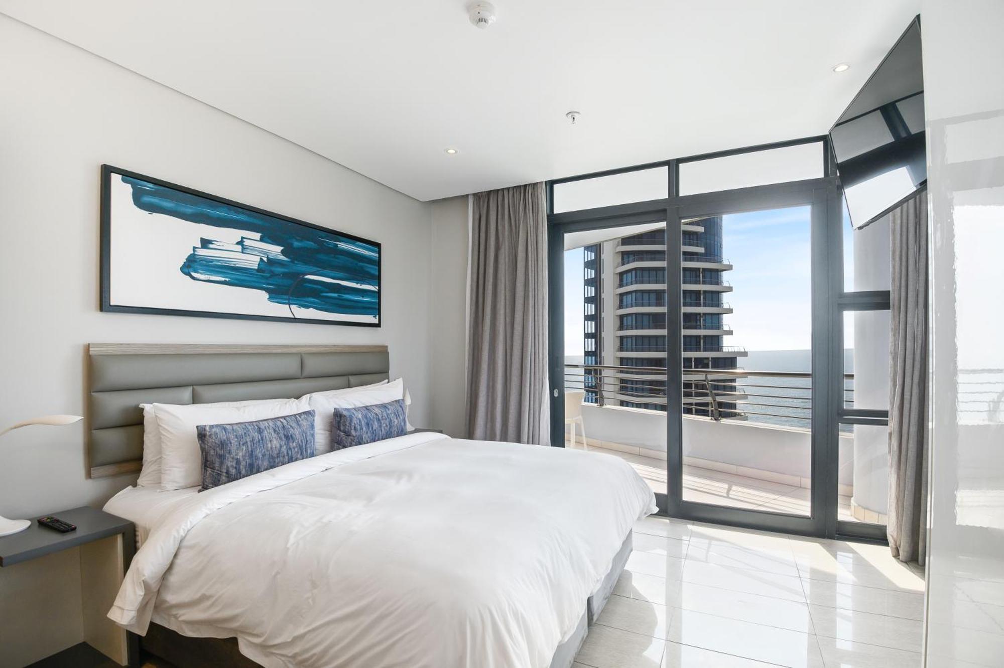 The Capital Pearls Hotel Durban Bagian luar foto A bedroom at the hotel