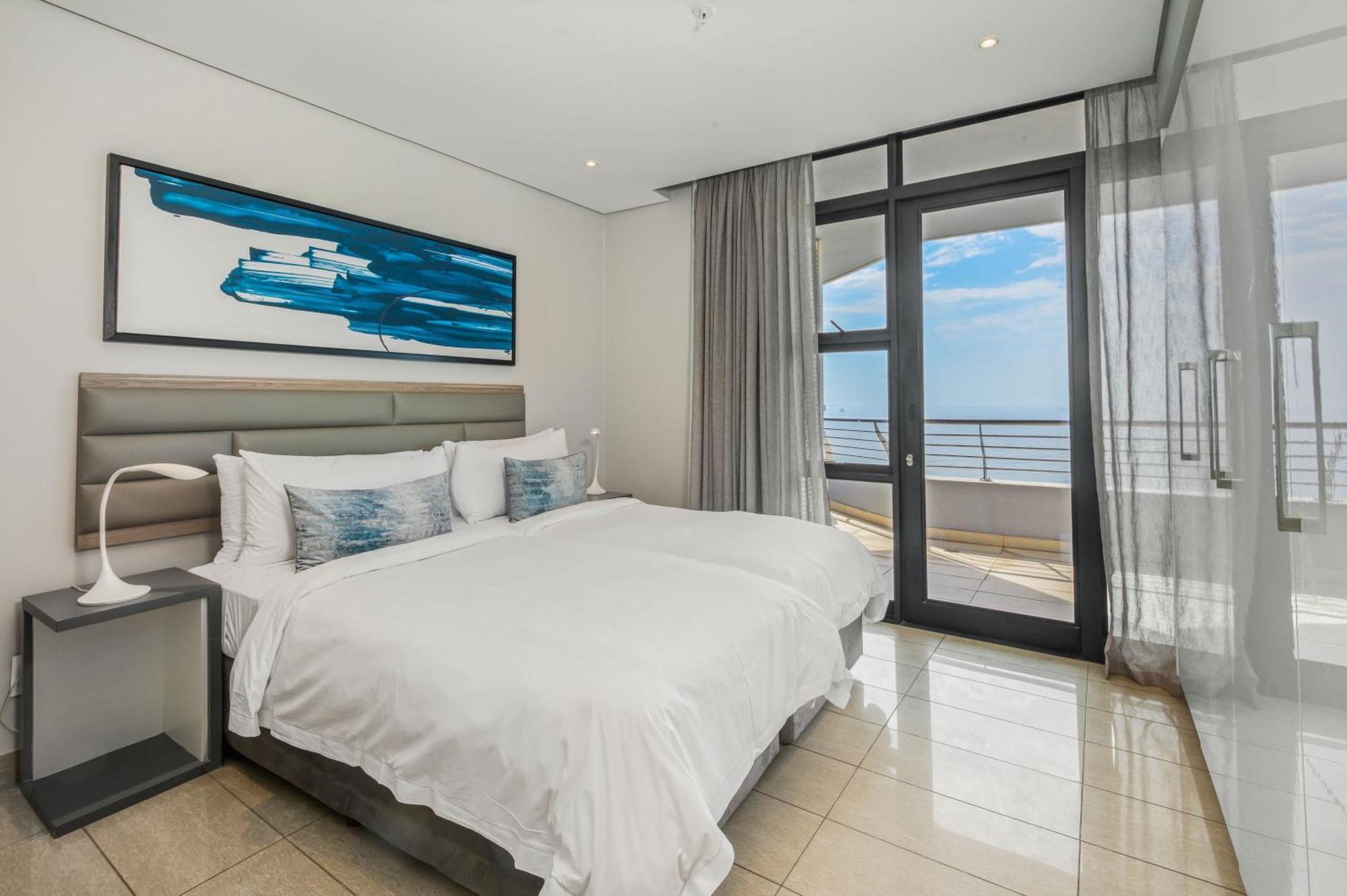 The Capital Pearls Hotel Durban Bagian luar foto A bedroom at the Protea Hotel, Waterfront