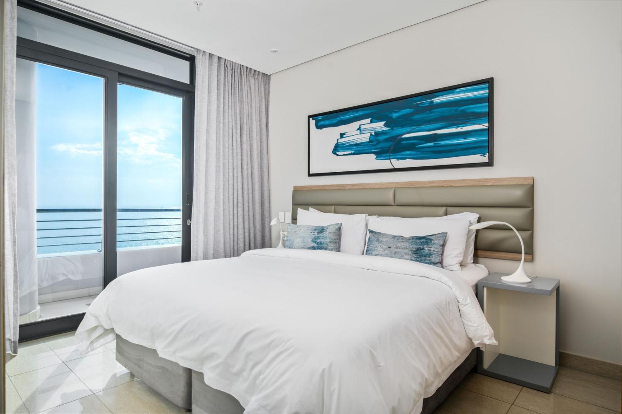 The Capital Pearls Hotel Durban Bagian luar foto A bedroom at the hotel