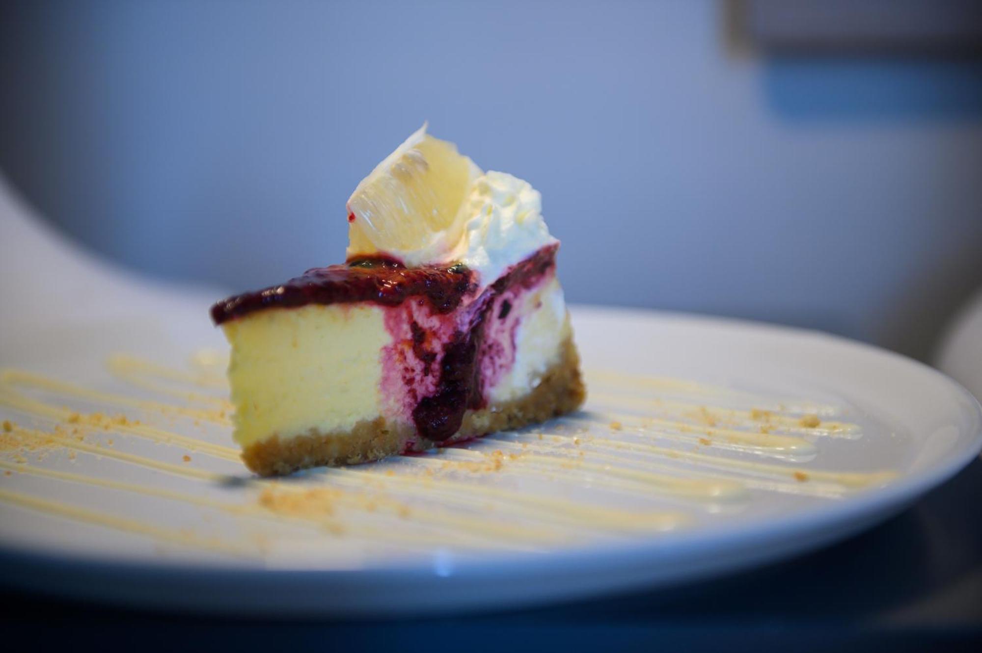 The Capital Pearls Hotel Durban Bagian luar foto A cheesecake