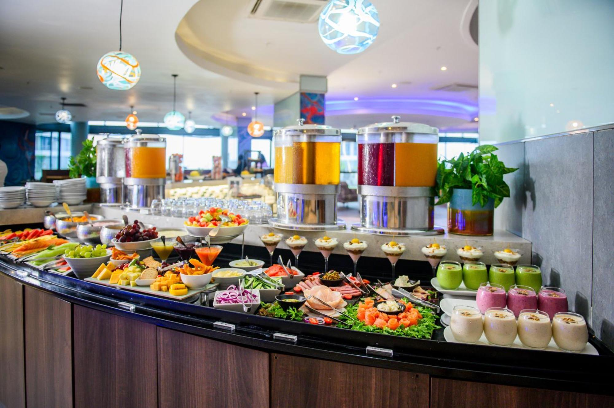 The Capital Pearls Hotel Durban Bagian luar foto A salad bar