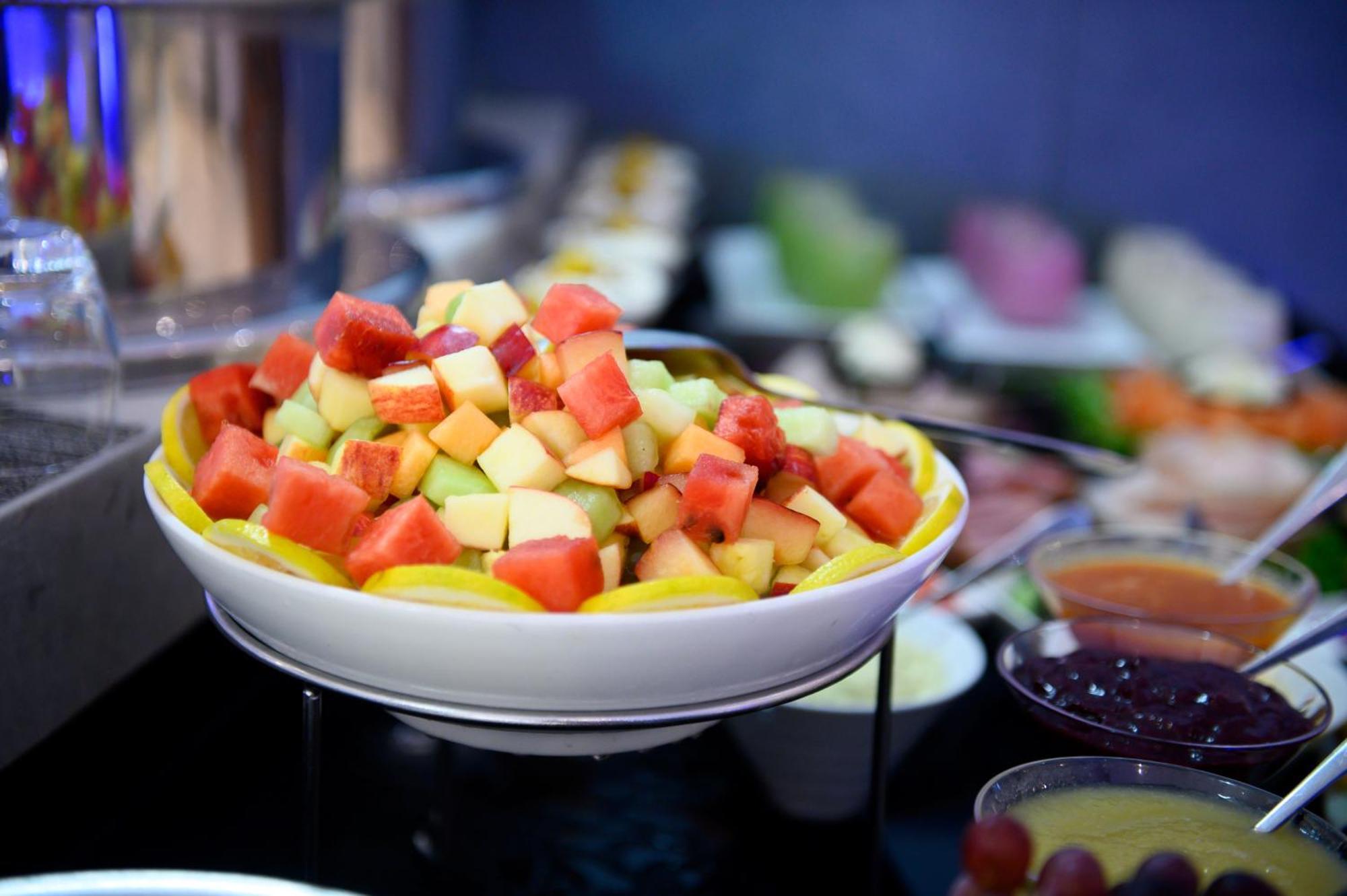 The Capital Pearls Hotel Durban Bagian luar foto Fruit salad