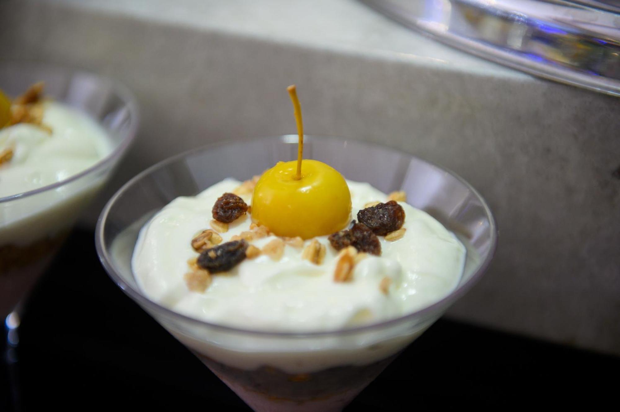 The Capital Pearls Hotel Durban Bagian luar foto A yogurt dessert