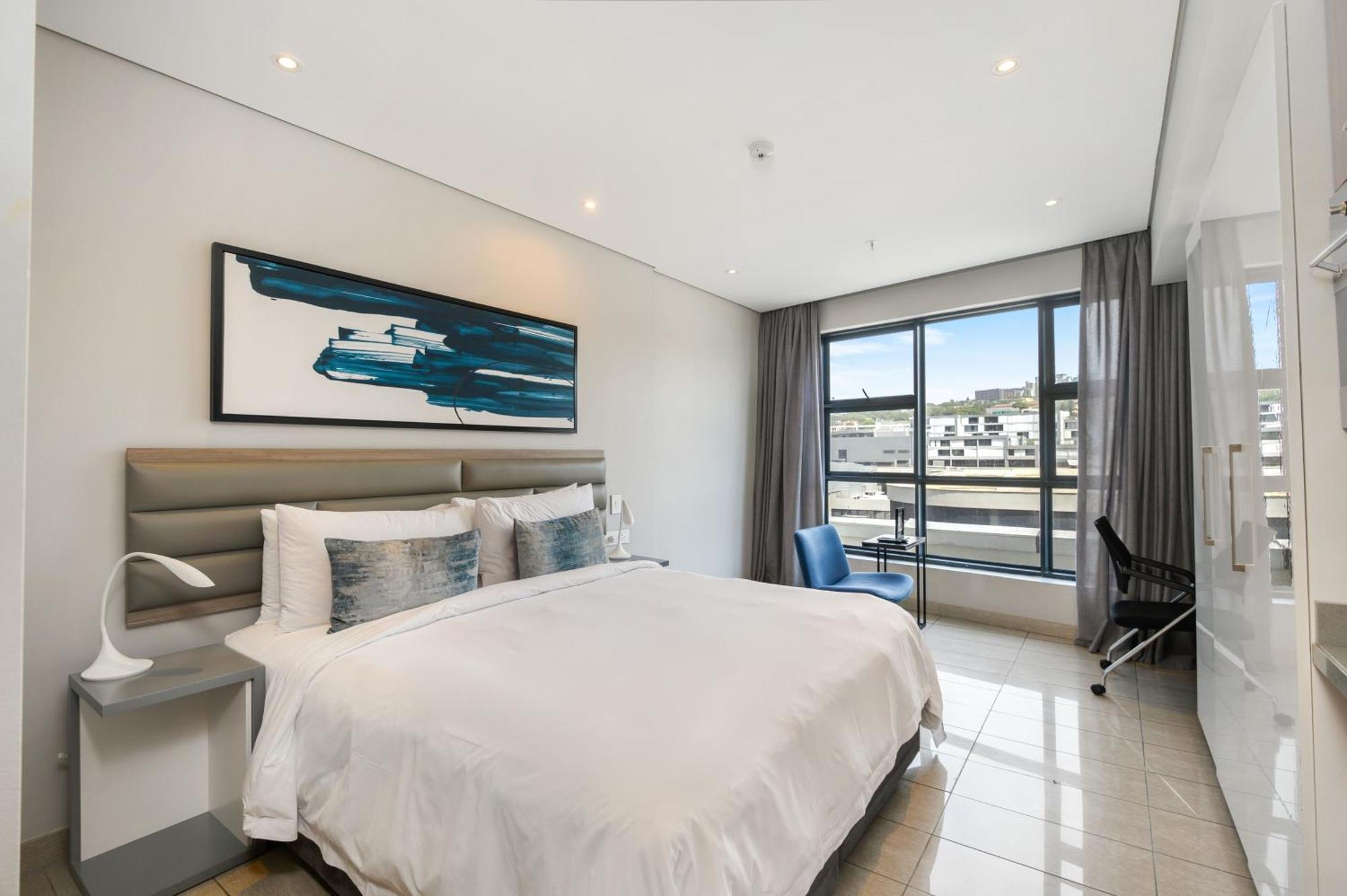 The Capital Pearls Hotel Durban Bagian luar foto A bedroom at the hotel