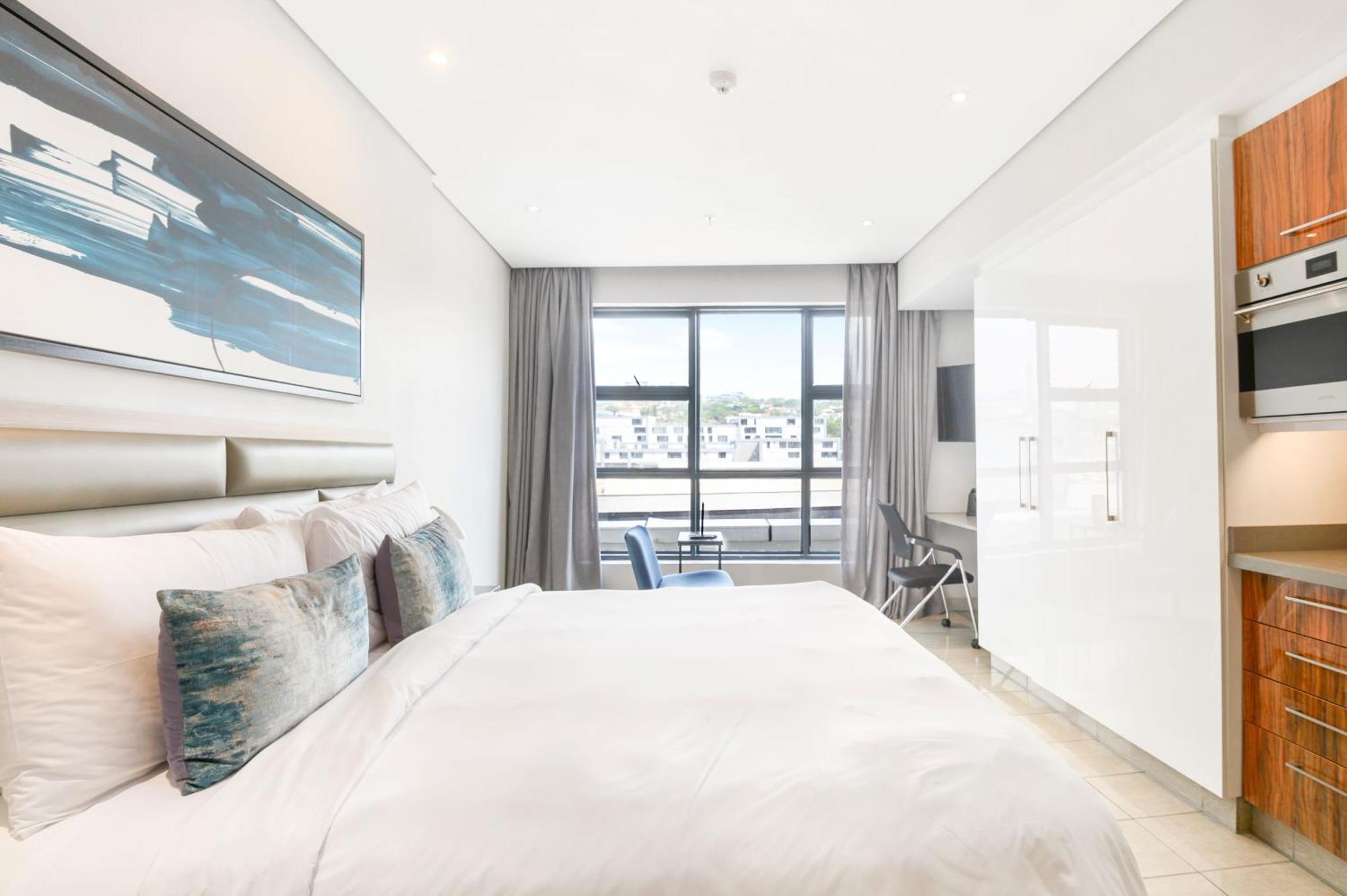 The Capital Pearls Hotel Durban Bagian luar foto A bedroom at the hotel
