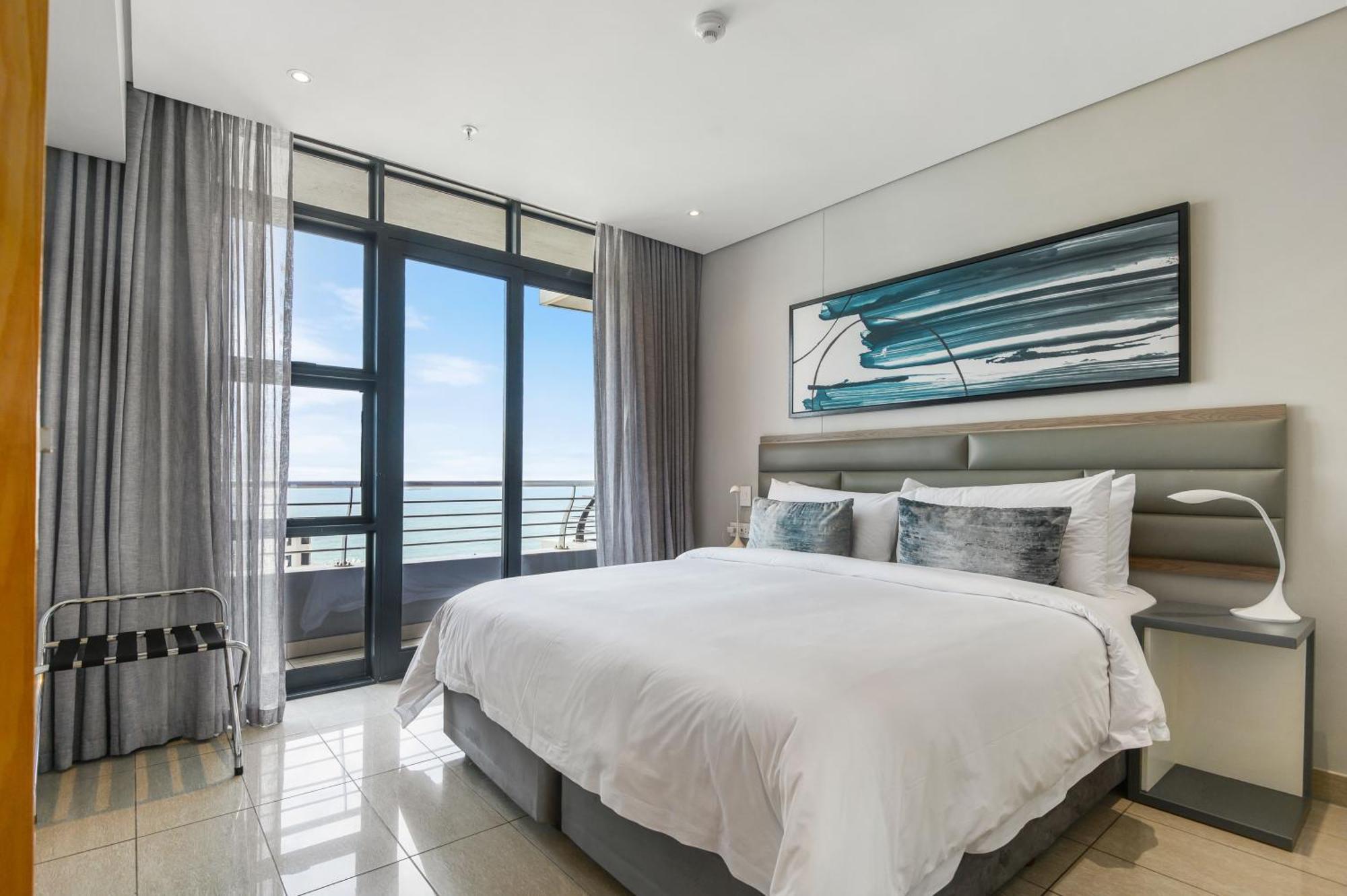 The Capital Pearls Hotel Durban Bagian luar foto A bedroom at the hotel